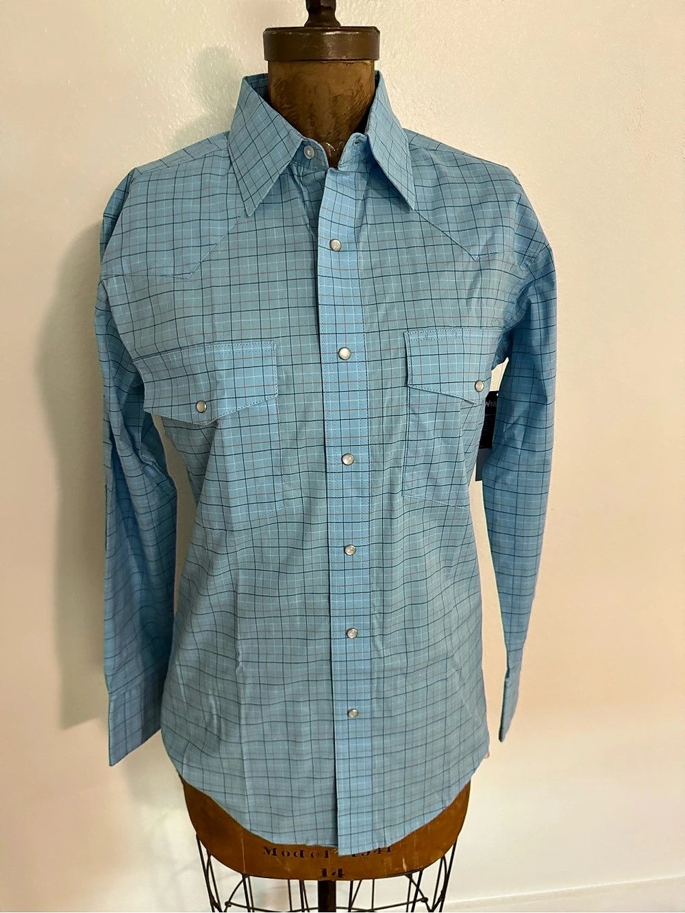 NWT Wrangler Men's Checkered Button Down Blue Small